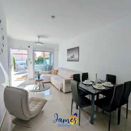 Apartment Punta Prima Family With Pool Pp33