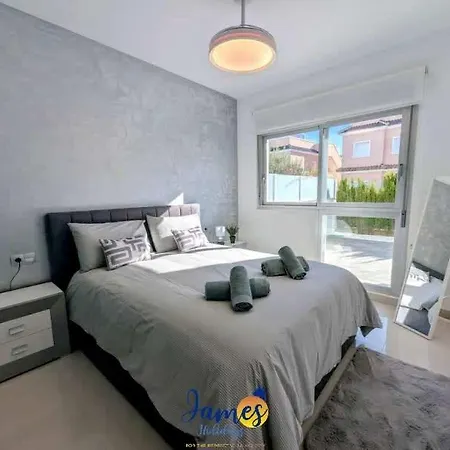 Punta Prima Family With Pool Pp33 * Torrevieja