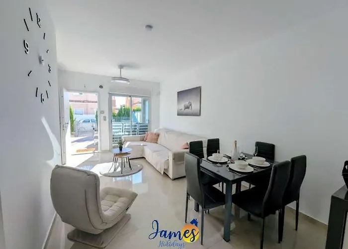 Apartment Punta Prima Family With Pool Pp33