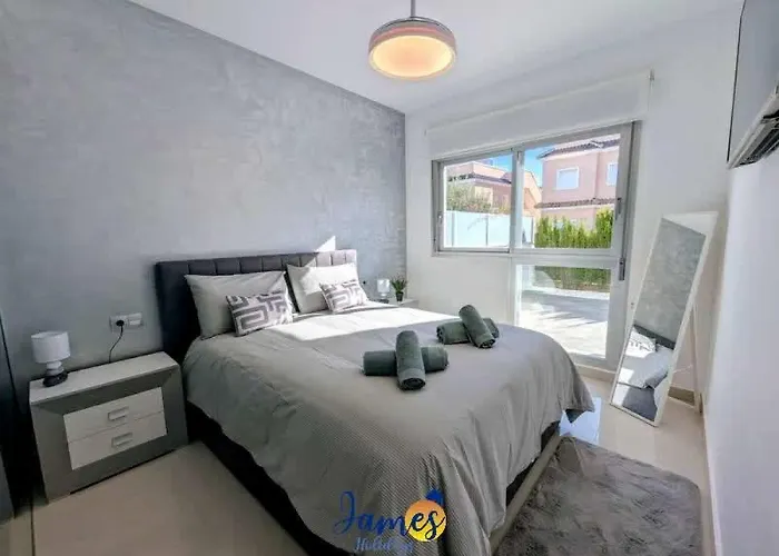 Punta Prima Family With Pool Pp33 * تورّيفيِخا